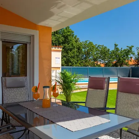 Maks By Guide Villa Peroj